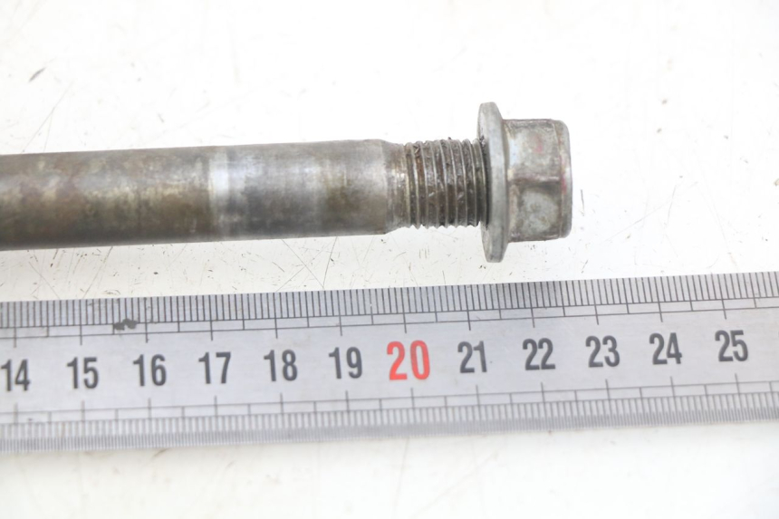 photo de FRONT WHEEL AXLE YCF PILOT 125