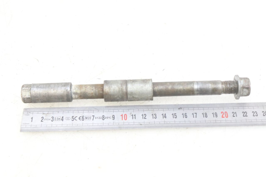 photo de FRONT WHEEL AXLE YCF PILOT 125