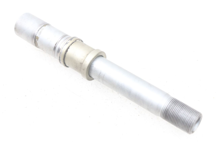 photo de FRONT WHEEL AXLE BMW R GS 1200 (2005 - 2007)