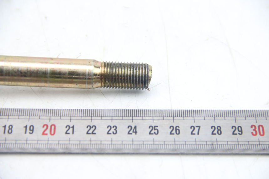 photo de FRONT WHEEL AXLE HYOSUNG RT KARION 125 (2003 - 2007)