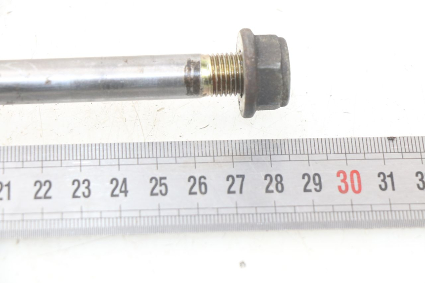 photo de FRONT WHEEL AXLE DAELIM S2 FI 125 (2008 - 2017)