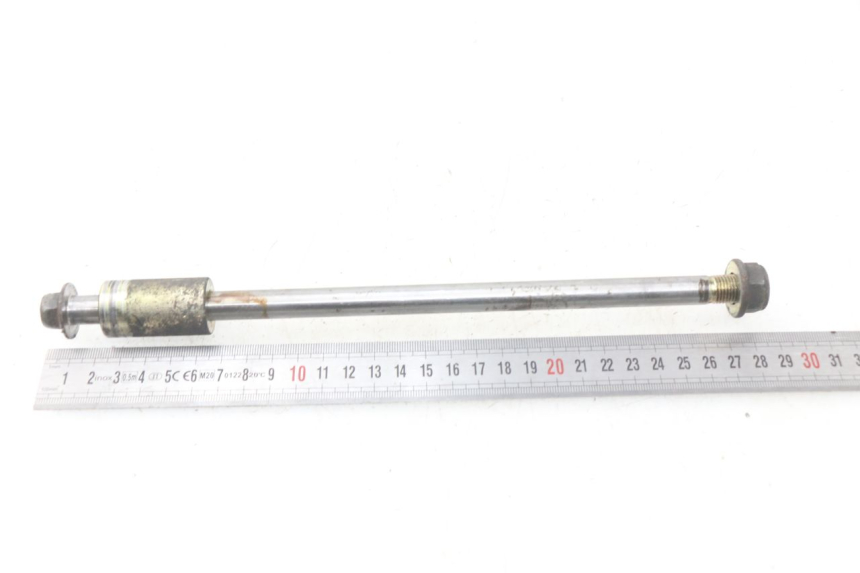 photo de FRONT WHEEL AXLE DAELIM S2 FI 125 (2008 - 2017)