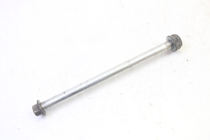 photo de FRONT WHEEL AXLE HONDA SCV LEAD 100 (2003 - 2007)