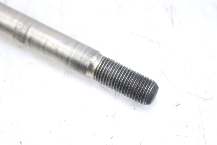 photo de FRONT WHEEL AXLE MBK SKYCRUISER 125 (2010 - 2013)