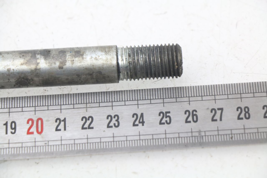 photo de FRONT WHEEL AXLE PEUGEOT SPEEDFIGHT 3 AIR 50 (2009 - 2015)