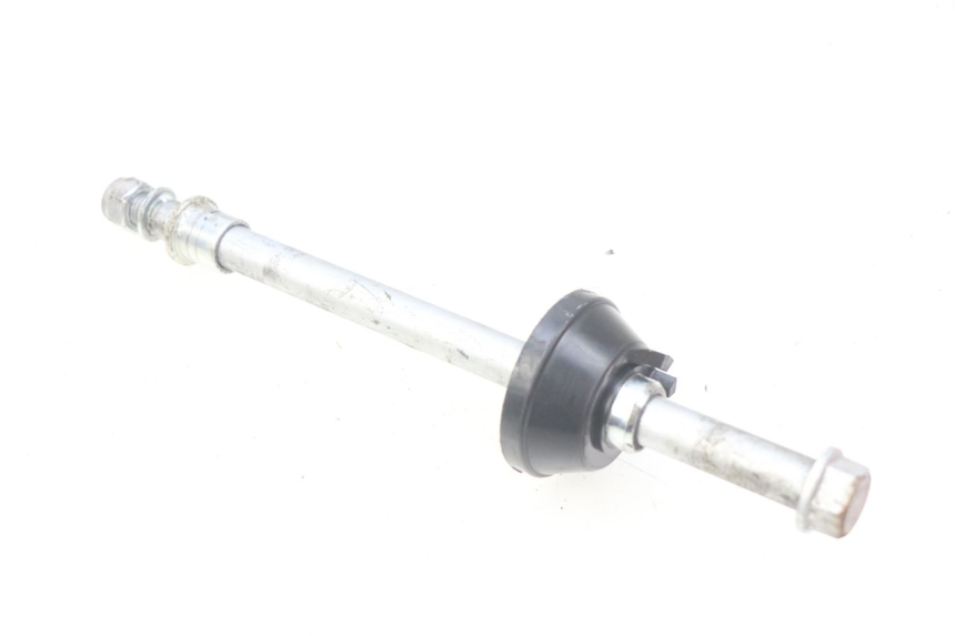 photo de FRONT WHEEL AXLE APRILIA SR 2T 50 (2018 - 2022)
