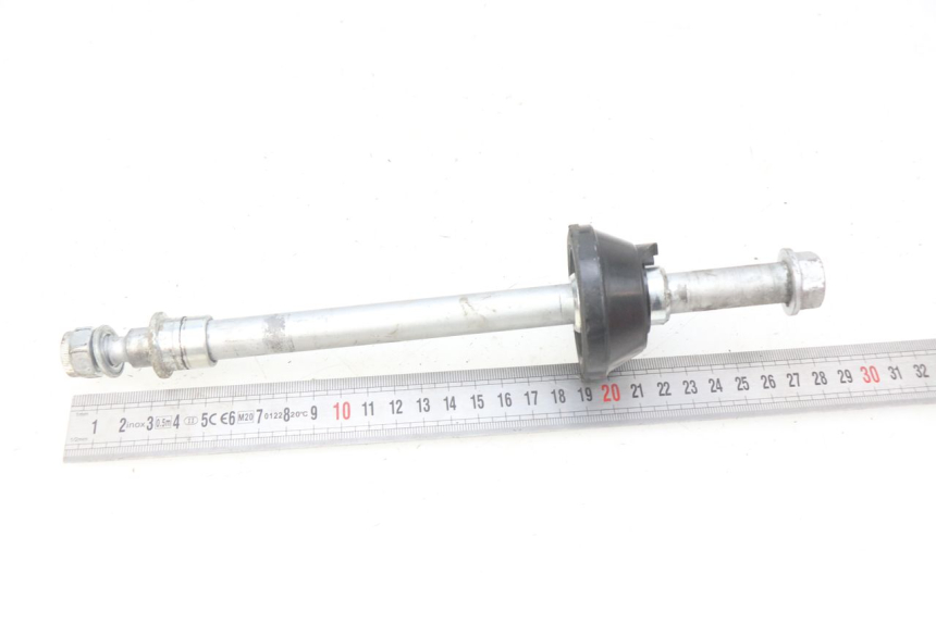 photo de FRONT WHEEL AXLE APRILIA SR 2T 50 (2018 - 2022)