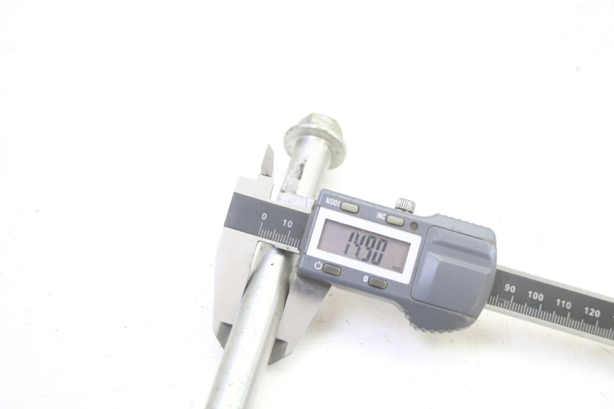 photo de FRONT WHEEL AXLE PEUGEOT STREETZONE I NAKED 2T 50 (2018 - 2020)