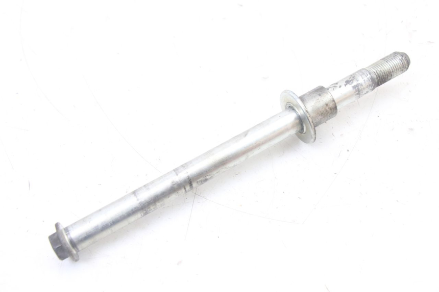 photo de FRONT WHEEL AXLE SUZUKI GSF S BANDIT 600 (2000 - 2004)