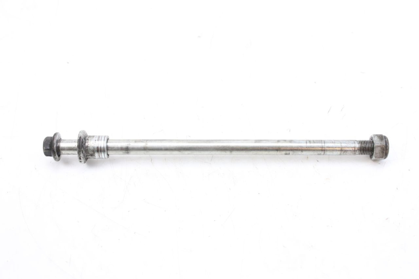 photo de FRONT WHEEL AXLE SUZUKI UH BURGMAN 125 (2002 - 2006)