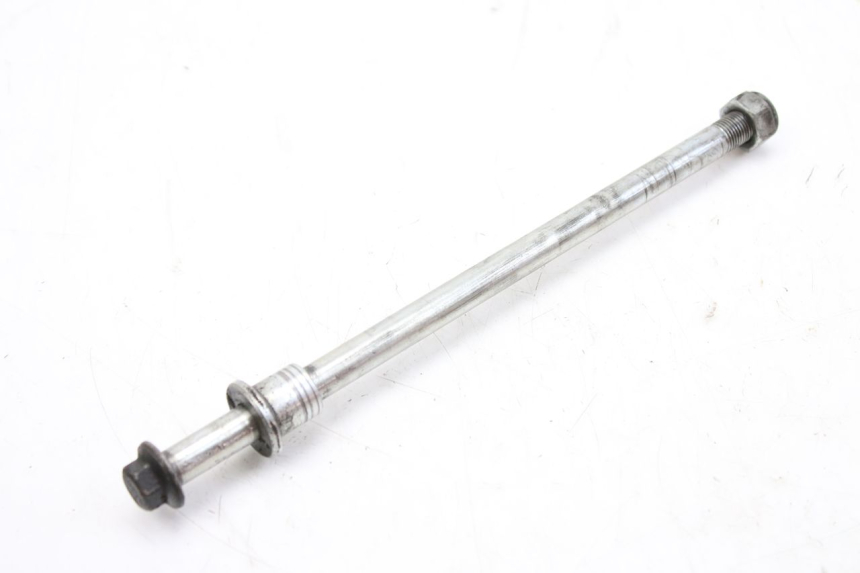 photo de FRONT WHEEL AXLE SUZUKI UH BURGMAN 125 (2002 - 2006)