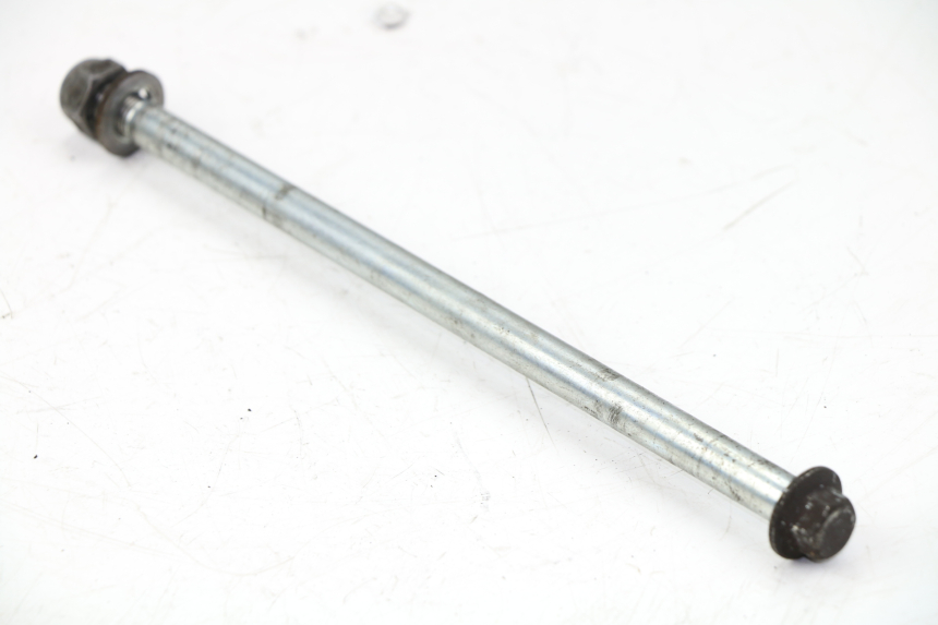 photo de FRONT WHEEL AXLE SUZUKI UH BURGMAN 125 (2002 - 2006)