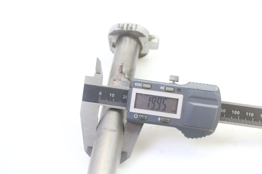 photo de FRONT WHEEL AXLE KTM SX 85 (2013 - 2017)