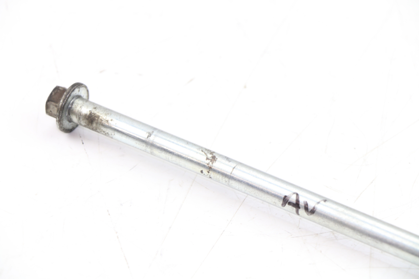 photo de FRONT WHEEL AXLE SYM FIDDLE 125 (2008 - 2010)