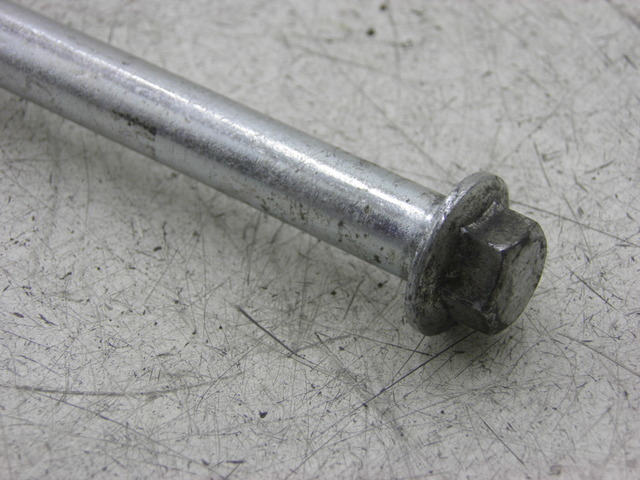 photo de FRONT WHEEL AXLE SYM FIDDLE 2 50 (2008 - 2013)