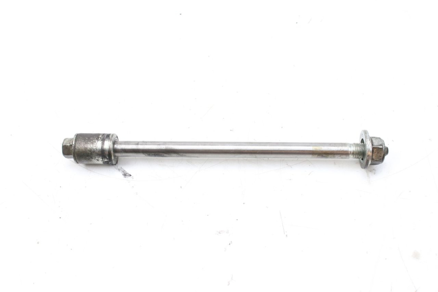photo de FRONT WHEEL AXLE SYM HUSKY 125 (1999 - 2005)