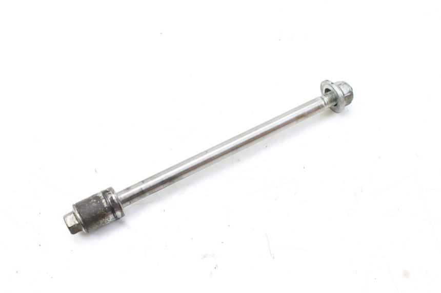 photo de FRONT WHEEL AXLE SYM HUSKY 125 (1999 - 2005)