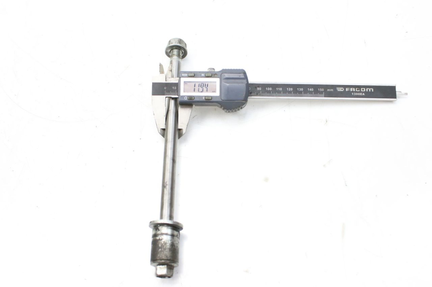 photo de FRONT WHEEL AXLE SYM HUSKY 125 (1999 - 2005)