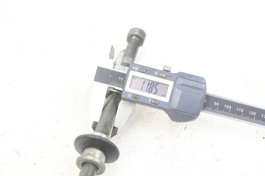 photo de FRONT WHEEL AXLE YAMAHA TTR 125 (2000 - 2020)