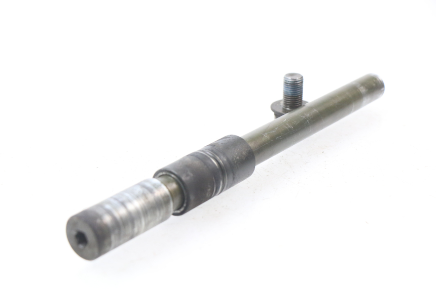 photo de FRONT WHEEL AXLE KYMCO X-CITING XCITING 400 (2014 - 2018)