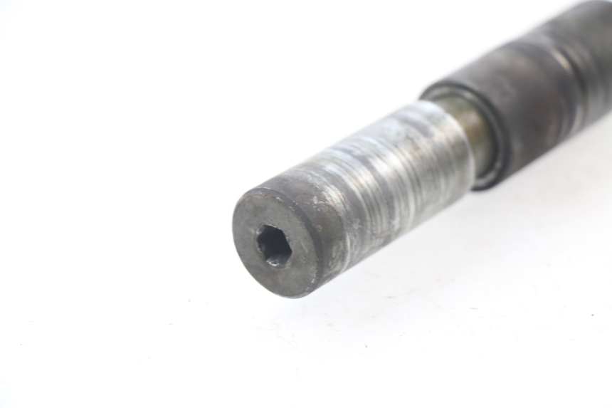 photo de FRONT WHEEL AXLE KYMCO X-CITING XCITING 400 (2014 - 2018)