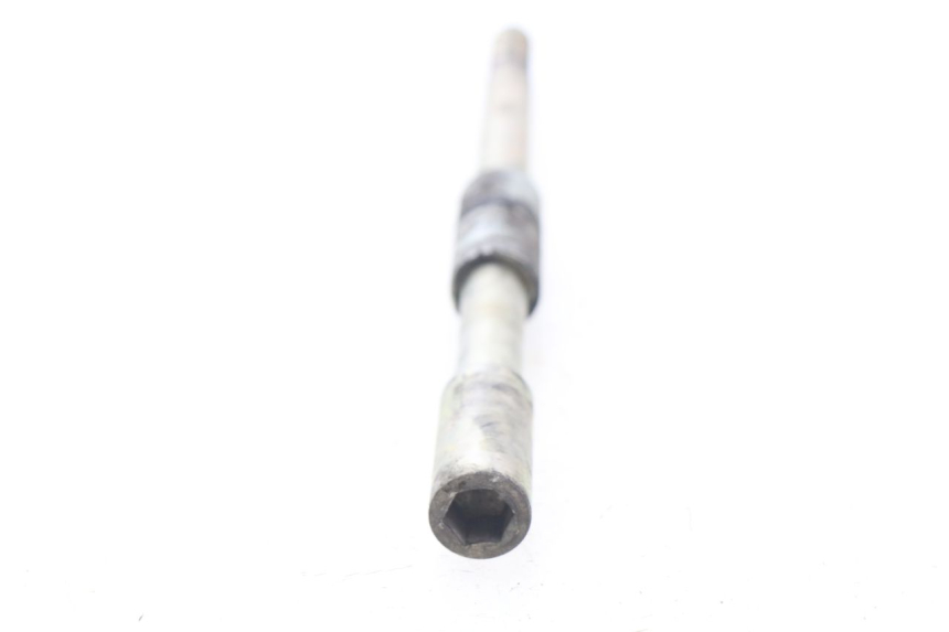 photo de FRONT WHEEL AXLE YAMAHA XMAX X-MAX ABS 125 (2014 - 2016)