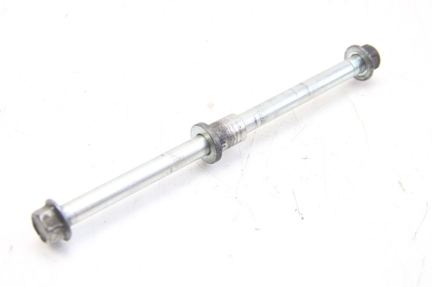 photo de FRONT WHEEL AXLE YAMAHA HW XENTER 125 (2011 - 2017)