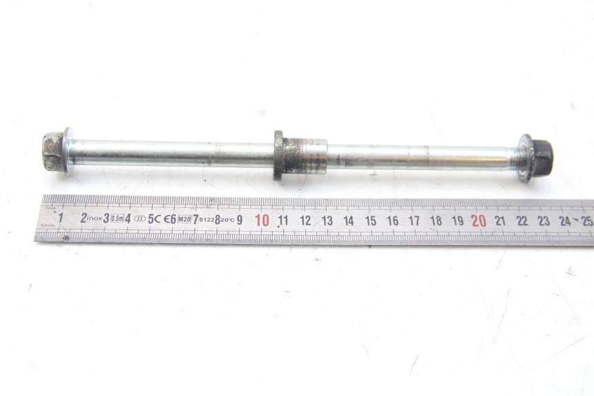 photo de FRONT WHEEL AXLE YAMAHA HW XENTER 125 (2011 - 2017)