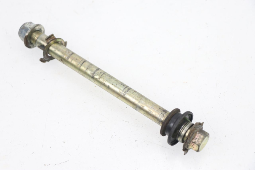 photo de FRONT WHEEL AXLE YAMAHA YBR 125 (2004 - 2006)