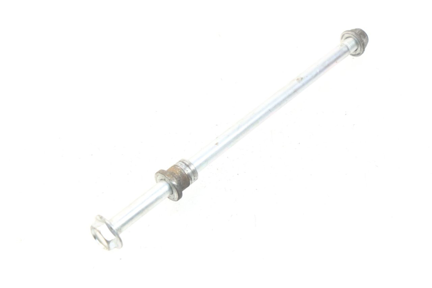 photo de FRONT WHEEL AXLE YAMAHA YP MAJESTY 125 (2007 - 2010)