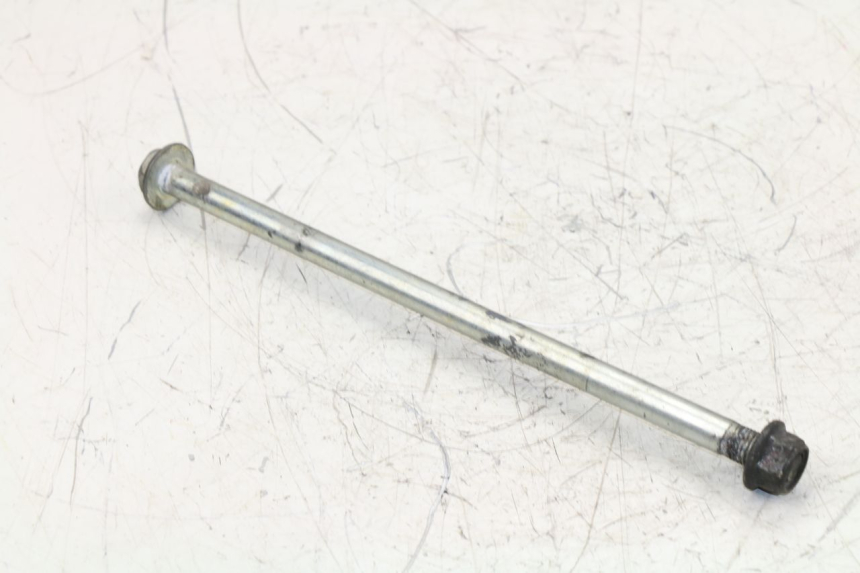 photo de FRONT WHEEL AXLE YAMAHA YP MAJESTY 125 (2007 - 2010)
