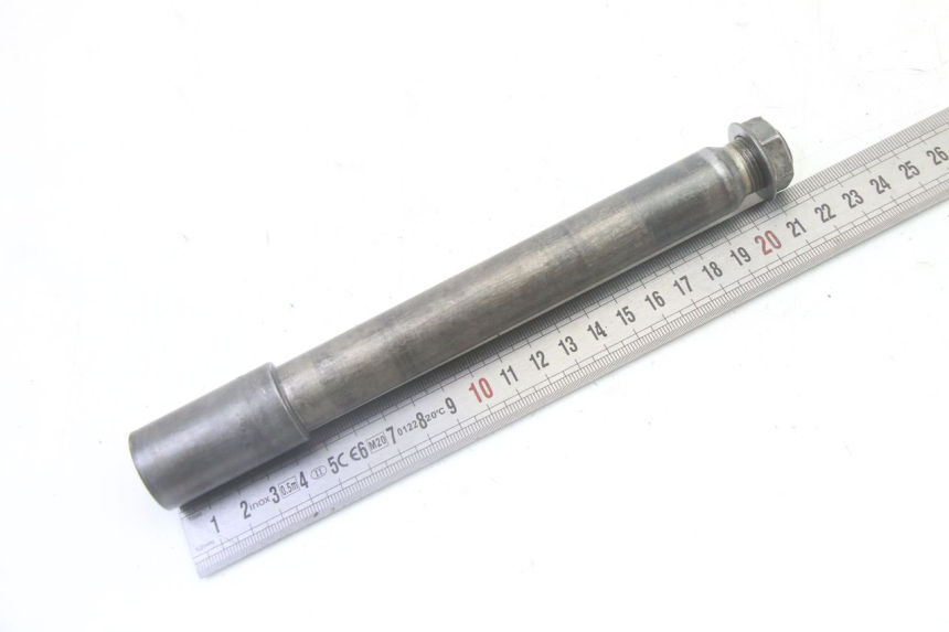 photo de FRONT WHEEL AXLE YAMAHA YZ-F YZF 250 (2014 - 2018)