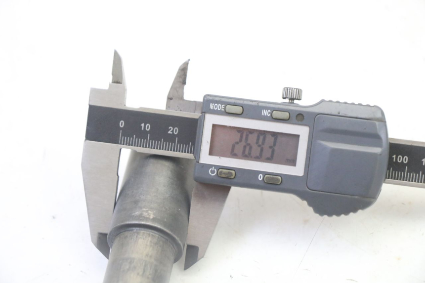 photo de FRONT WHEEL AXLE YAMAHA YZ-F YZF 250 (2014 - 2018)