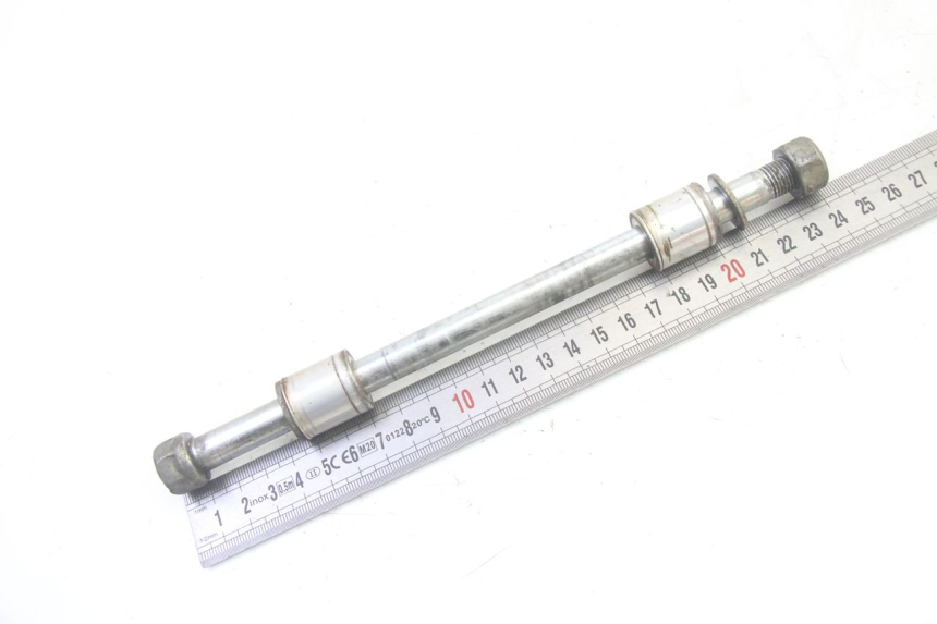 photo de FRONT WHEEL AXLE YAMAHA YZ 85 (2022 - 2025)