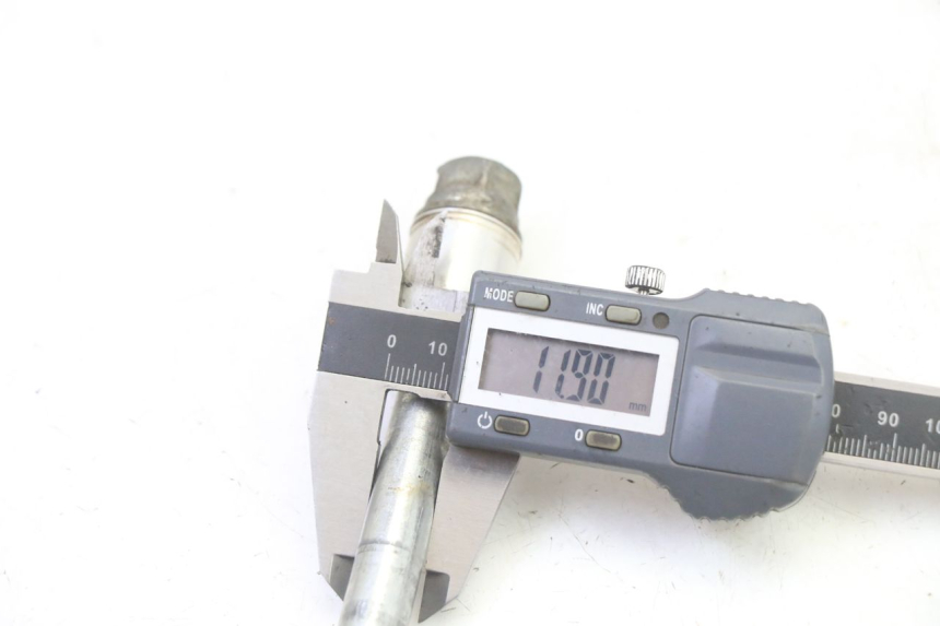 photo de FRONT WHEEL AXLE YAMAHA YZ 85 (2022 - 2025)