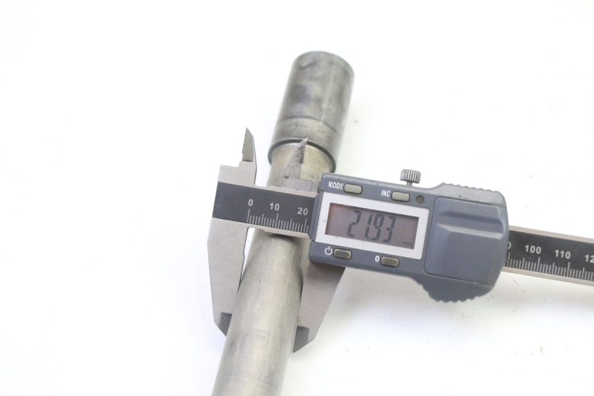 photo de FRONT WHEEL AXLE YAMAHA YZF YZ-F 450 (2014 - 2016)