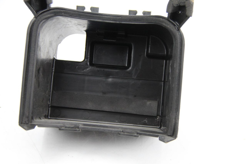 photo de BATTERY BOX YAMAHA CYGNUS X INJECTION 125 (2007 - 2013) - Component detail