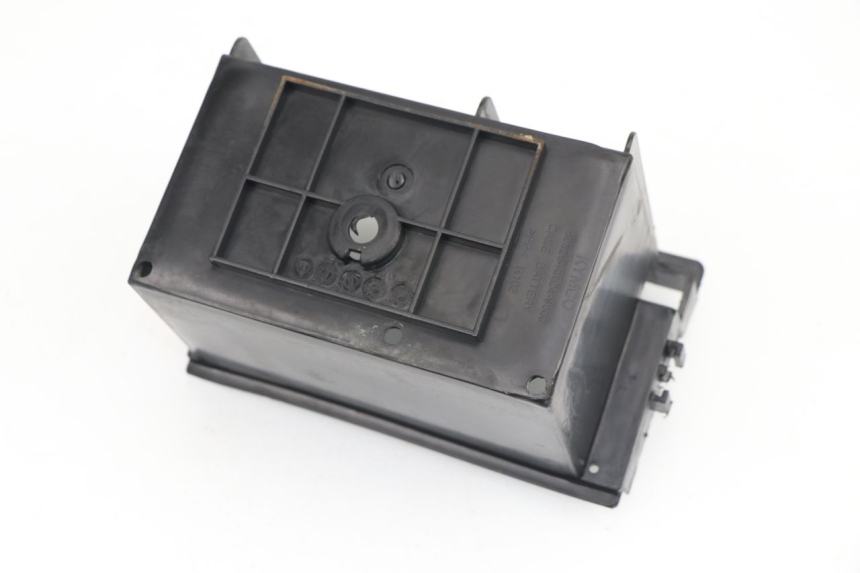 photo de BATTERY BOX KYMCO GRAND DINK 125 (2002 - 2007)