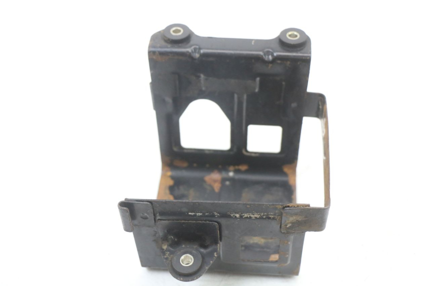 photo de BATTERY BOX SUZUKI GSX E 250 (1982 - 1983)