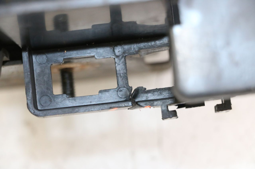 photo de BATTERY BOX HONDA VT C2 SHADOW 750 (1997 - 2001)