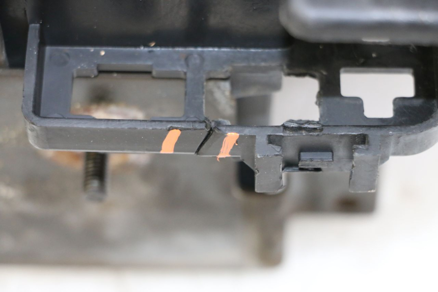 photo de BATTERY BOX HONDA VT C2 SHADOW 750 (1997 - 2001)