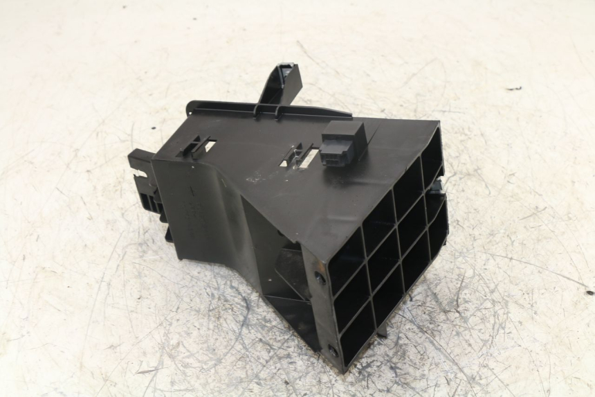 photo de BATTERY BOX PEUGEOT SATELIS 400 (2007 - 2013)