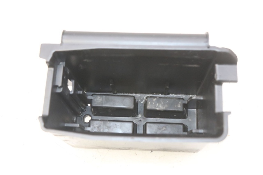 photo de BATTERY TRAY PIAGGIO VESPA PRIMAVERA 2T 50 (2013 - 2018)