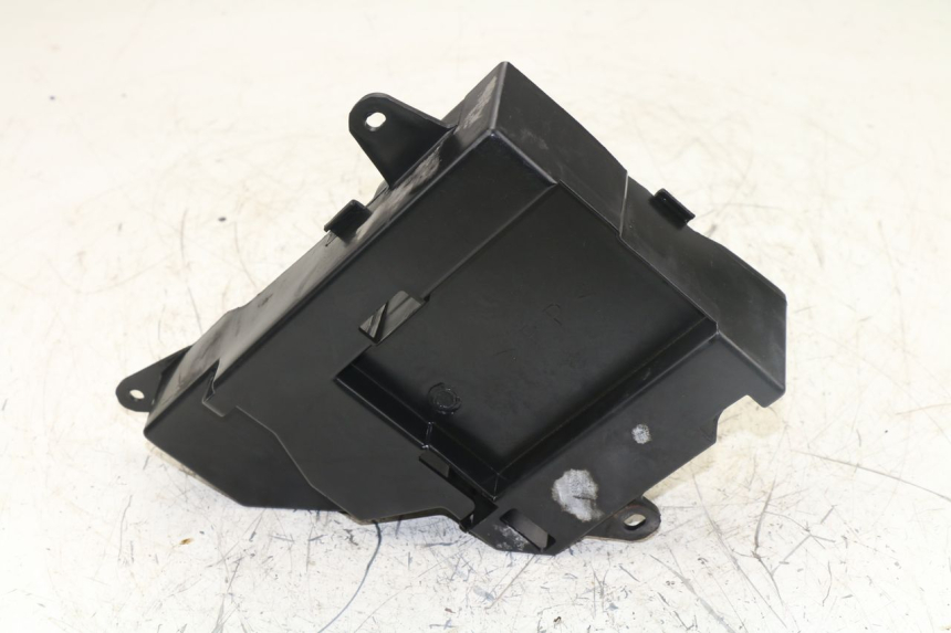 photo de BATTERY BOX YAMAHA YBR 125 (2004 - 2006)