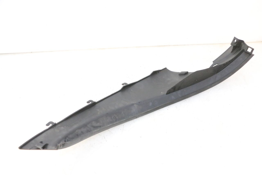 photo de REAR RIGHT BELLY PANEL PIAGGIO MP3 RL 250 (2007 - 2010)