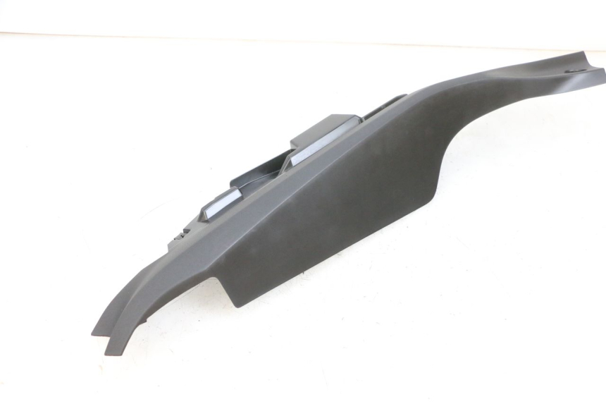 photo de REAR RIGHT BELLY PANEL YAMAHA TRICITY 300 (2020 - 2024) - Technical close-up