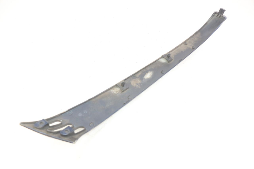 photo de RIGHT REAR LOWER FAIRING PIAGGIO VESPA LXV 125 (2006 - 2009)