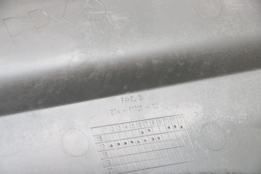 photo de RIGHT REAR LOWER FAIRING YAMAHA XMAX X-MAX ABS 125 (2017 - 2020)