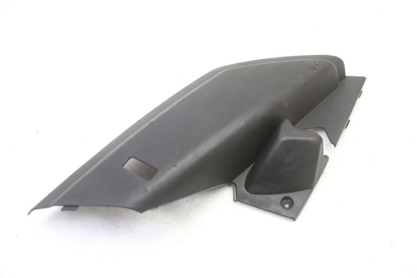 photo de REAR RIGHT BELLY PANEL YAMAHA XMAX X-MAX 125 (2006 - 2009) - Zoom on usage condition