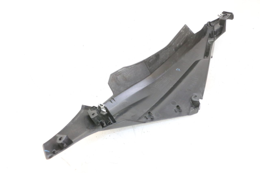 photo de REAR RIGHT BELLY PANEL YAMAHA XMAX X-MAX 125 (2021 - 2025)